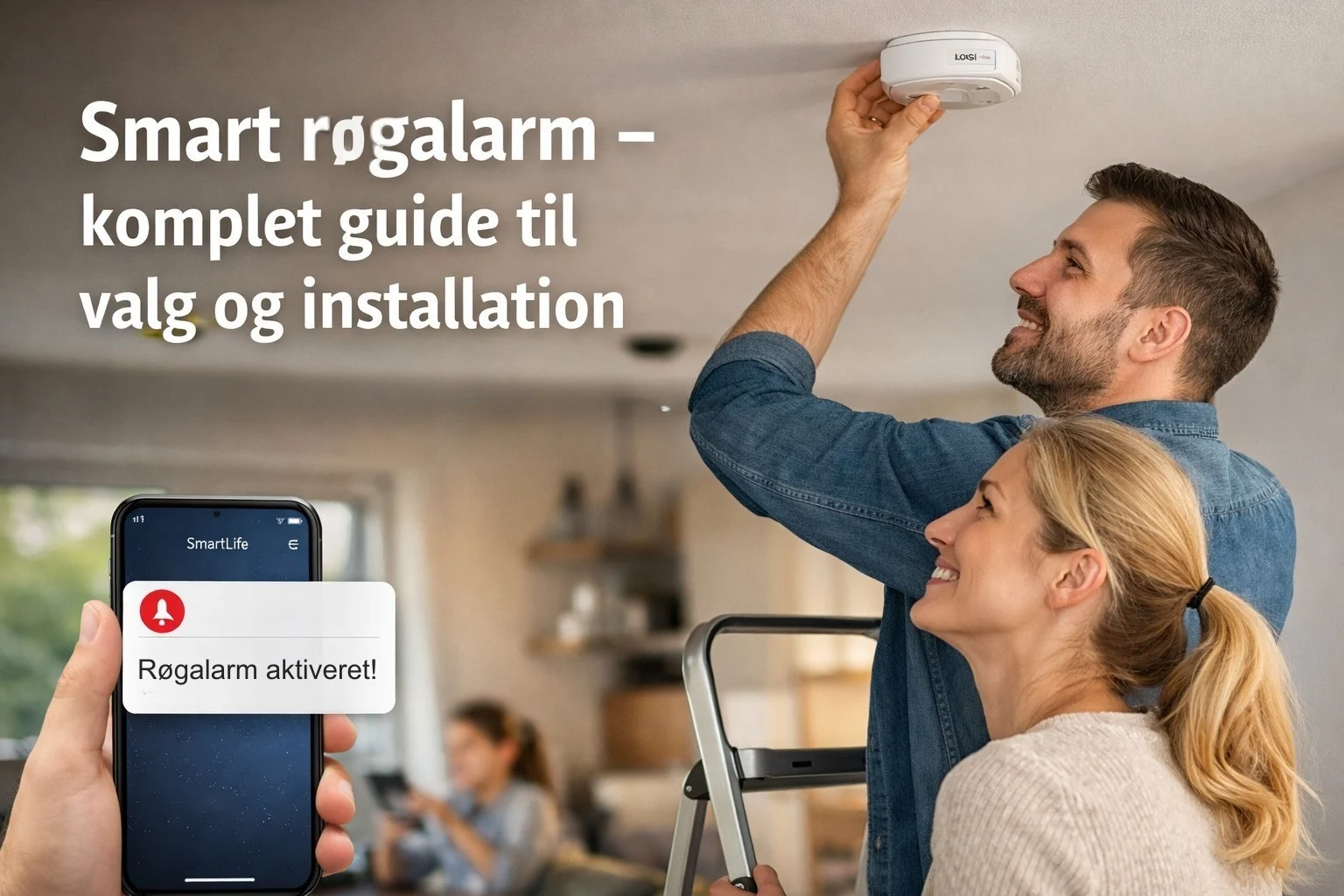 billedet viser et par i gang med at montere smart røgalarm i loftet